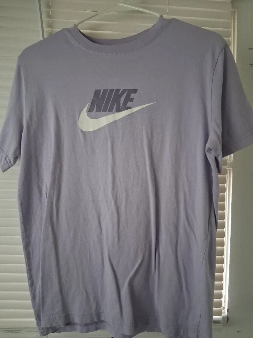 Girls nike shirt XL